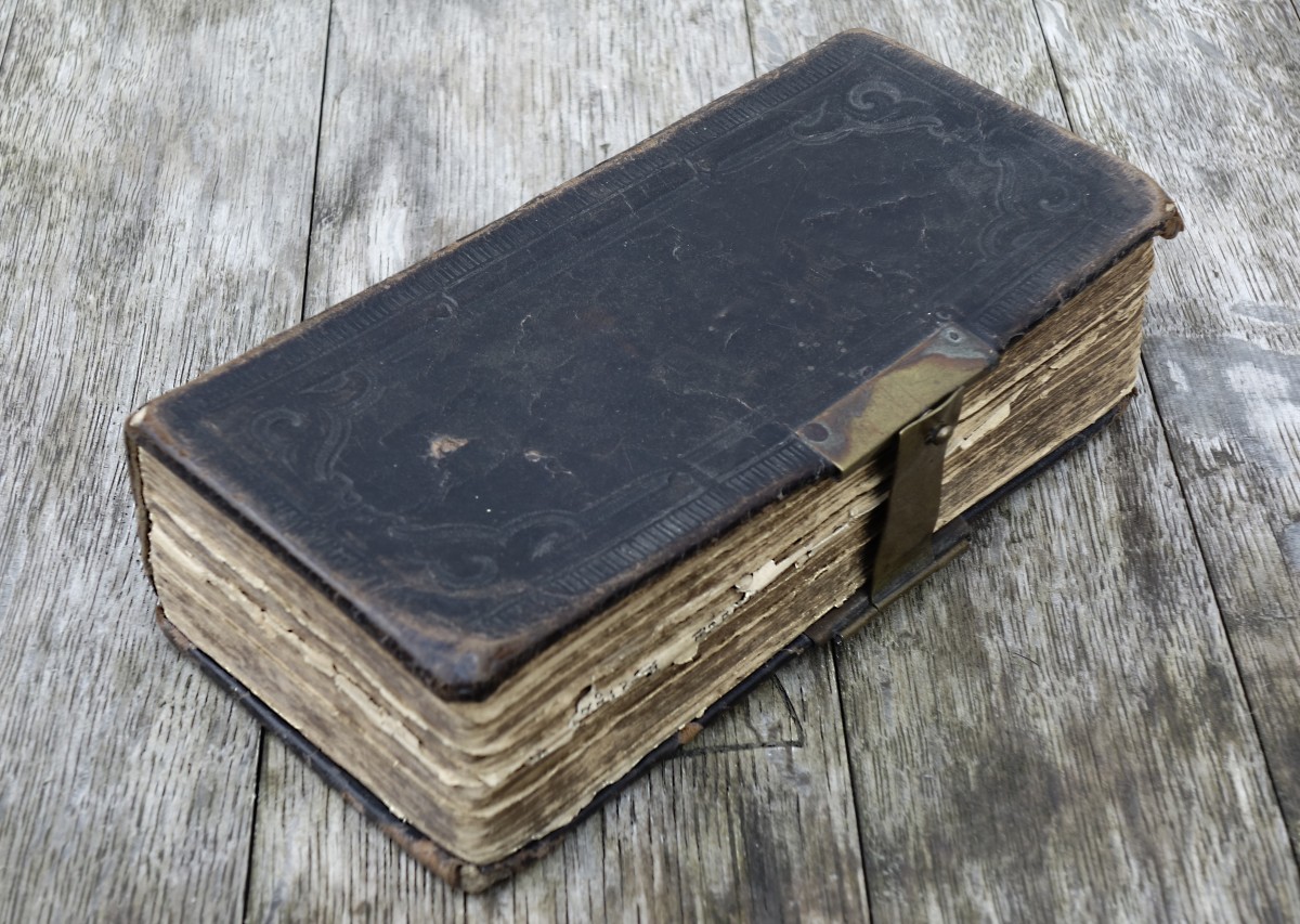 tuesday-magic-item-–-book-of-guidance